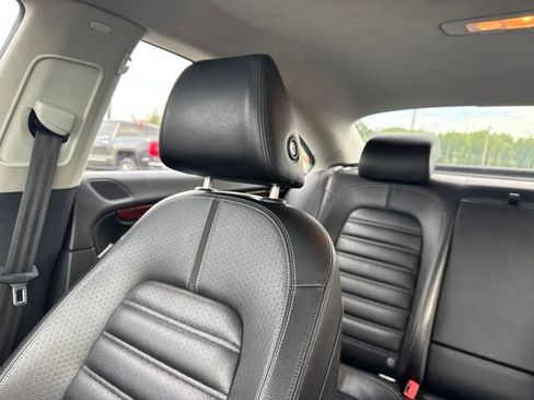 Used 2011 Volkswagen CC Lux FWD image 36