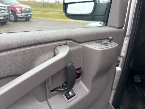 Used 2021 Chevrolet Express 3500 w/ Driver Convenience Package image 12