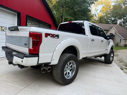Used 2019 Ford F250 Platinum w/ Platinum Ultimate Package AWD/4WD image 7