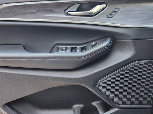 New 2025 Jeep Grand Cherokee L Limited image 18