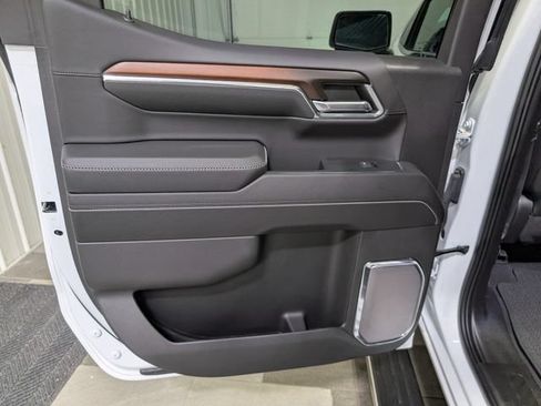 Used 2024 GMC Sierra 1500 Denali w/ Denali Reserve Package AWD/4WD image 10