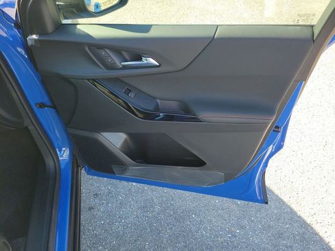 Used 2025 Chevrolet Equinox RS w/ Safety and Technology Package image 39