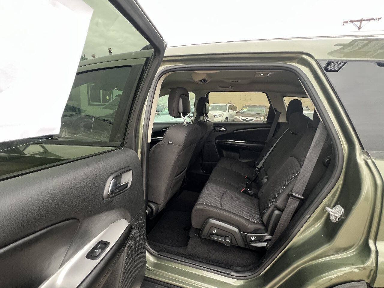 Used 2017 Dodge Journey Crossroad AWD/4WD image 13