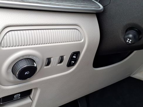 Used 2022 Jeep Wagoneer Series II w/ Premium Group I AWD/4WD image 26
