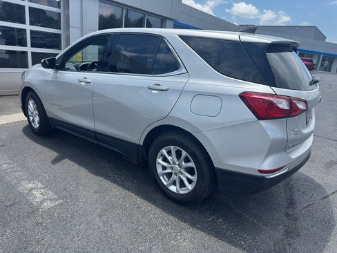 Used 2020 Chevrolet Equinox LT w/ Driver Convenience Package FWD image 4