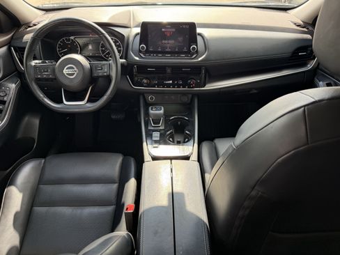 Used 2021 Nissan Rogue SV w/ Premium Package FWD image 13