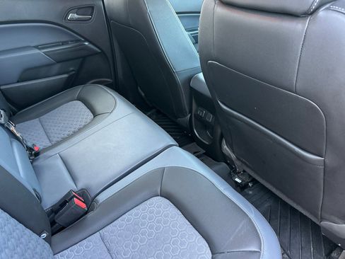 Used 2018 Chevrolet Colorado Z71 w/ Z71 Midnight Edition AWD/4WD image 18