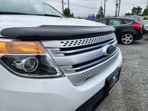 Used 2014 Ford Explorer XLT w/ Equipment Group 202A AWD/4WD image 35