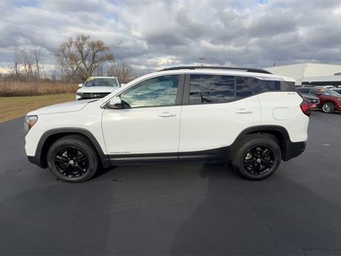 Used 2022 GMC Terrain SLE w/ Driver Convenience Package image 5