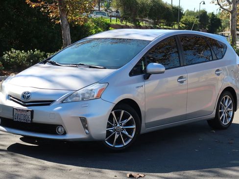 Used 2012 Toyota Prius V Two image 2