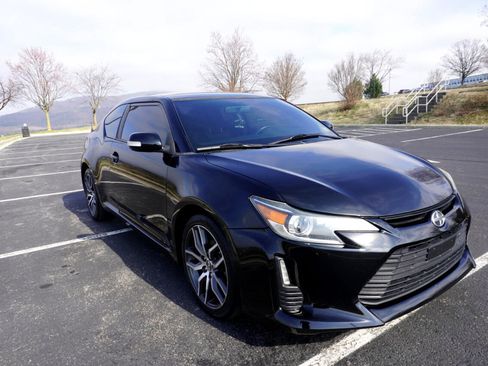 Used 2015 Scion tC Sports Coupe 6-Spd AT image 3