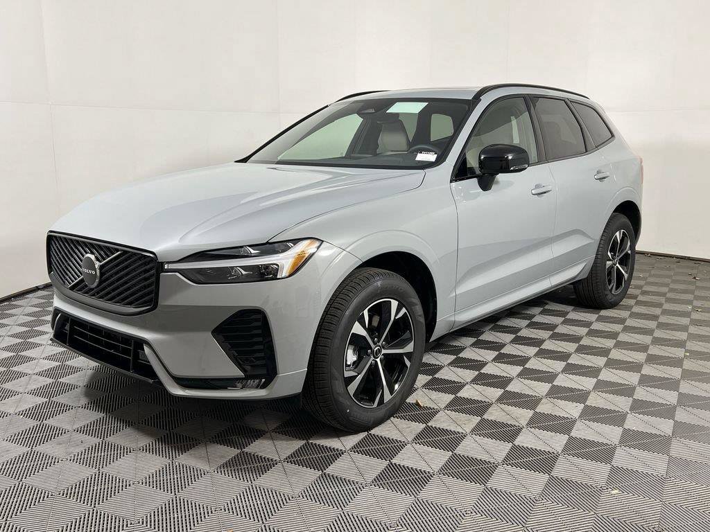 Certified 2026 Volvo XC60 B5 Core AWD/4WD image 3