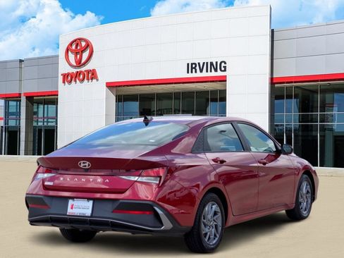 Used 2024 Hyundai Elantra SEL FWD image 4