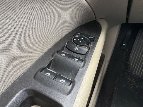 Used 2020 Ford Fusion SE FWD image 25
