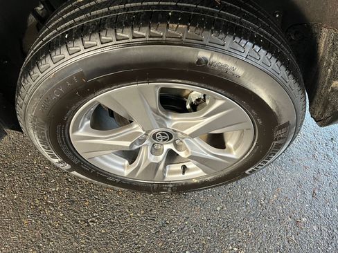 Used 2025 Toyota RAV4 LE image 30