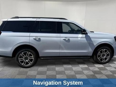 Used 2025 Ford Expedition Active AWD/4WD image 7