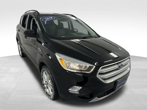 Used 2018 Ford Escape SE image 1