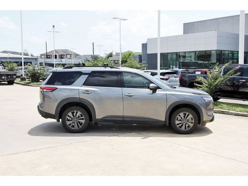 Used 2023 Nissan Pathfinder SV FWD image 5
