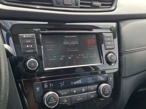 Used 2020 Nissan Rogue SL w/ Premium Package AWD/4WD image 3