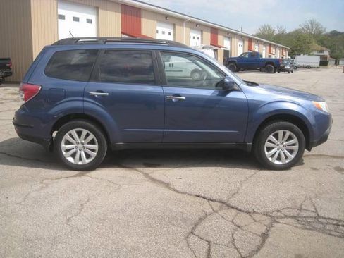 Used 2012 Subaru Forester 2.5X Premium w/ All-Weather Pkg image 4