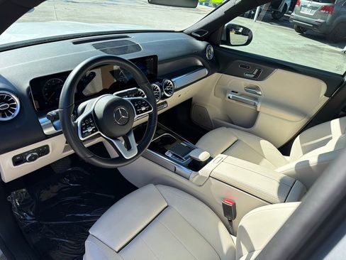Used 2020 Mercedes-Benz GLB 250 GLB 250 image 12