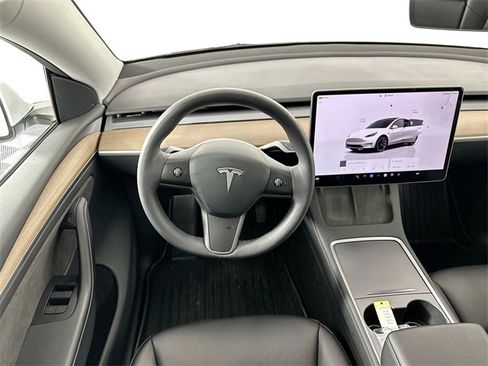 Used 2023 Tesla Model Y Long Range image 11