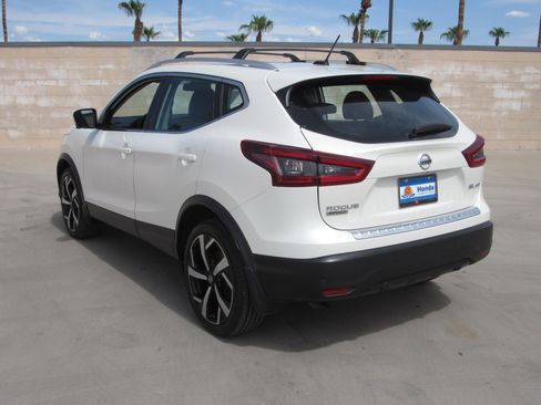 Used 2022 Nissan Rogue Sport SL image 6