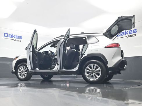Used 2022 Toyota Corolla Cross LE FWD image 59