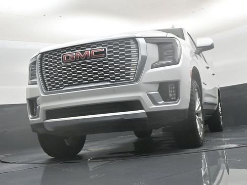 Used 2023 GMC Yukon XL Denali AWD/4WD image 47