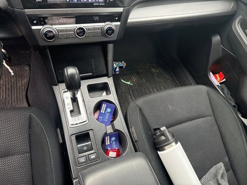 Used 2017 Subaru Outback 2.5i Premium image 21