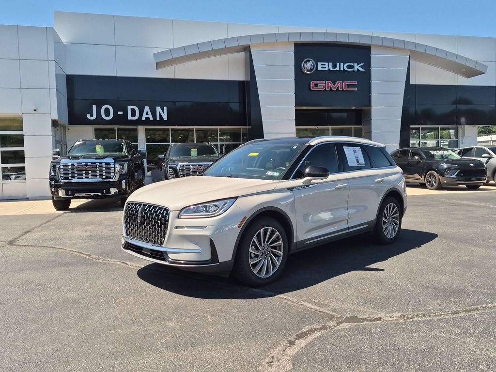 Used 2023 Lincoln Corsair Reserve w/ Equipment Group 201A AWD/4WD image 1