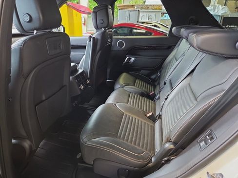 Used 2023 Land Rover Discovery HSE R-Dynamic AWD/4WD image 8