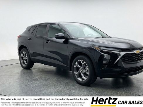 Used 2025 Chevrolet Trax LT image 1