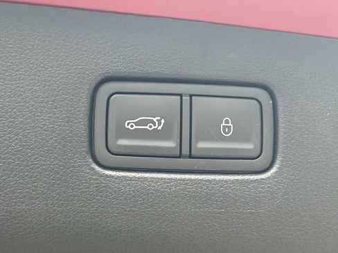 New 2026 Genesis GV70 2.5T Advanced AWD/4WD image 13