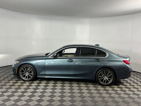 Used 2021 BMW 330e w/ Convenience Package image 9