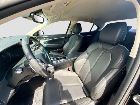 Used 2023 Genesis G70 2.0T RWD image 21