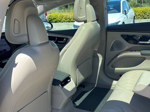 Used 2023 Mercedes-Benz EQS 580 4MATIC Sedan image 30