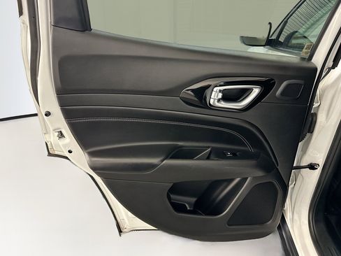 Used 2022 Jeep Compass Altitude w/ Sun and Sound Group image 27