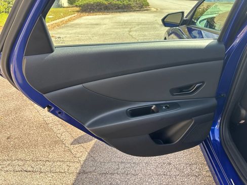 Used 2025 Hyundai Elantra Sport image 21