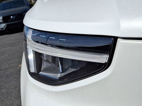 Used 2023 Volvo XC40 B5 Plus w/ Driver Assist Package image 9