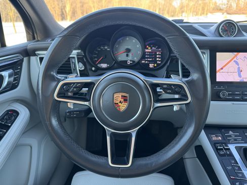 Used 2018 Porsche Macan S image 35