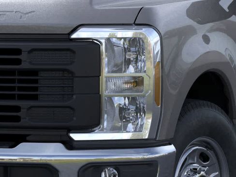 New 2025 Ford F250 XL w/ XL Chrome Package image 18