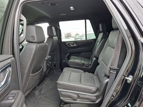 Used 2023 Chevrolet Tahoe Z71 w/ Luxury Package AWD/4WD image 8