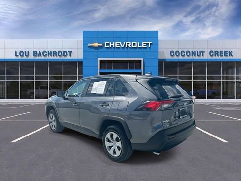 Used 2022 Toyota RAV4 LE image 6