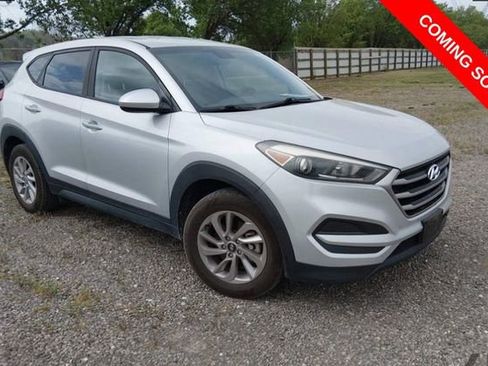 Used 2018 Hyundai Tucson SE image 1