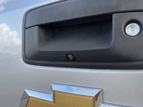 Used 2017 Chevrolet Silverado 2500 LT w/ LT Convenience Package image 4