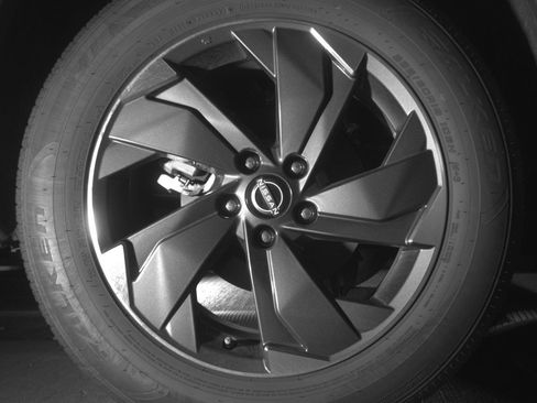 Used 2025 Nissan Rogue SV FWD image 12