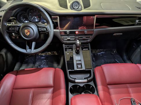 Used 2025 Porsche Macan image 7