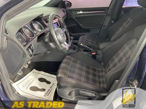 Used 2015 Volkswagen Golf 4-Door FWD image 25