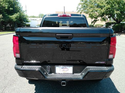 Certified 2023 Chevrolet Colorado ZR2 w/ ZR2 Convenience Package III AWD/4WD image 7